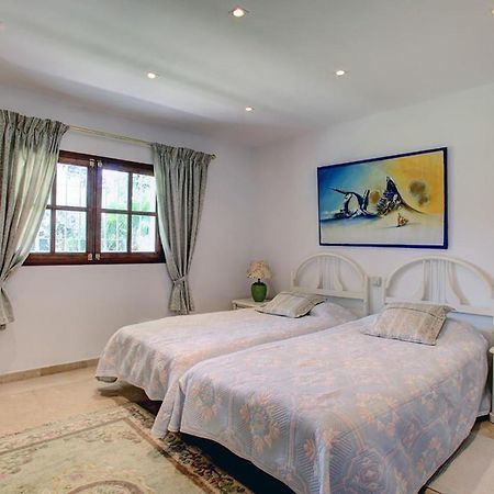 Exclusive Villa Las Palmeras Puerto Banus With Heated Private Swimming Pool, Marbella, Spain Экстерьер фото