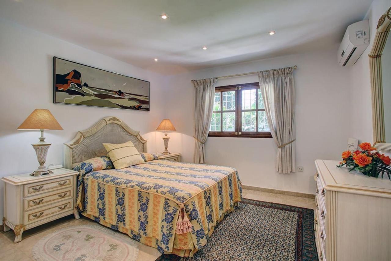 Exclusive Villa Las Palmeras Puerto Banus With Heated Private Swimming Pool, Marbella, Spain Экстерьер фото