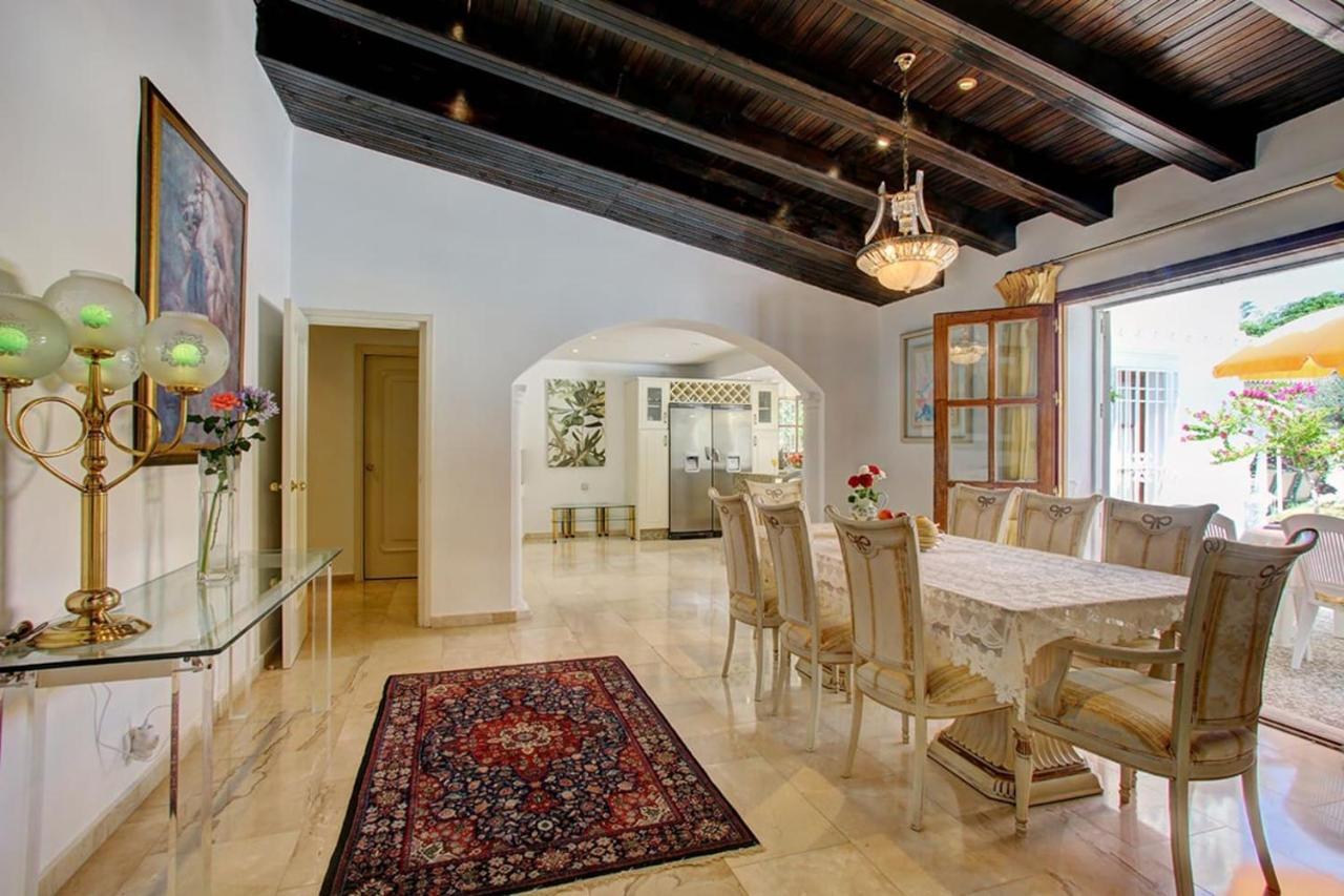 Exclusive Villa Las Palmeras Puerto Banus With Heated Private Swimming Pool, Marbella, Spain Экстерьер фото
