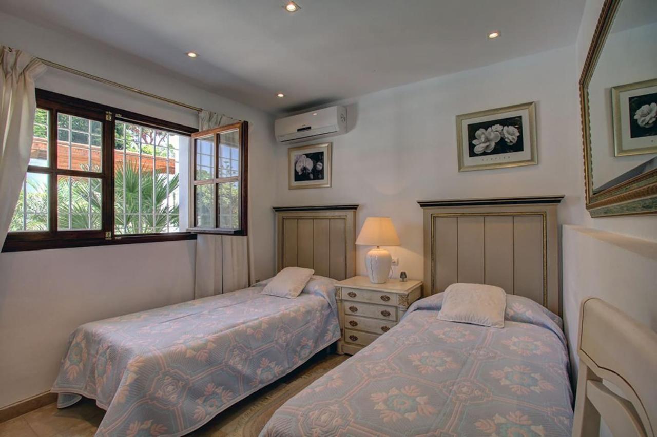 Exclusive Villa Las Palmeras Puerto Banus With Heated Private Swimming Pool, Marbella, Spain Экстерьер фото
