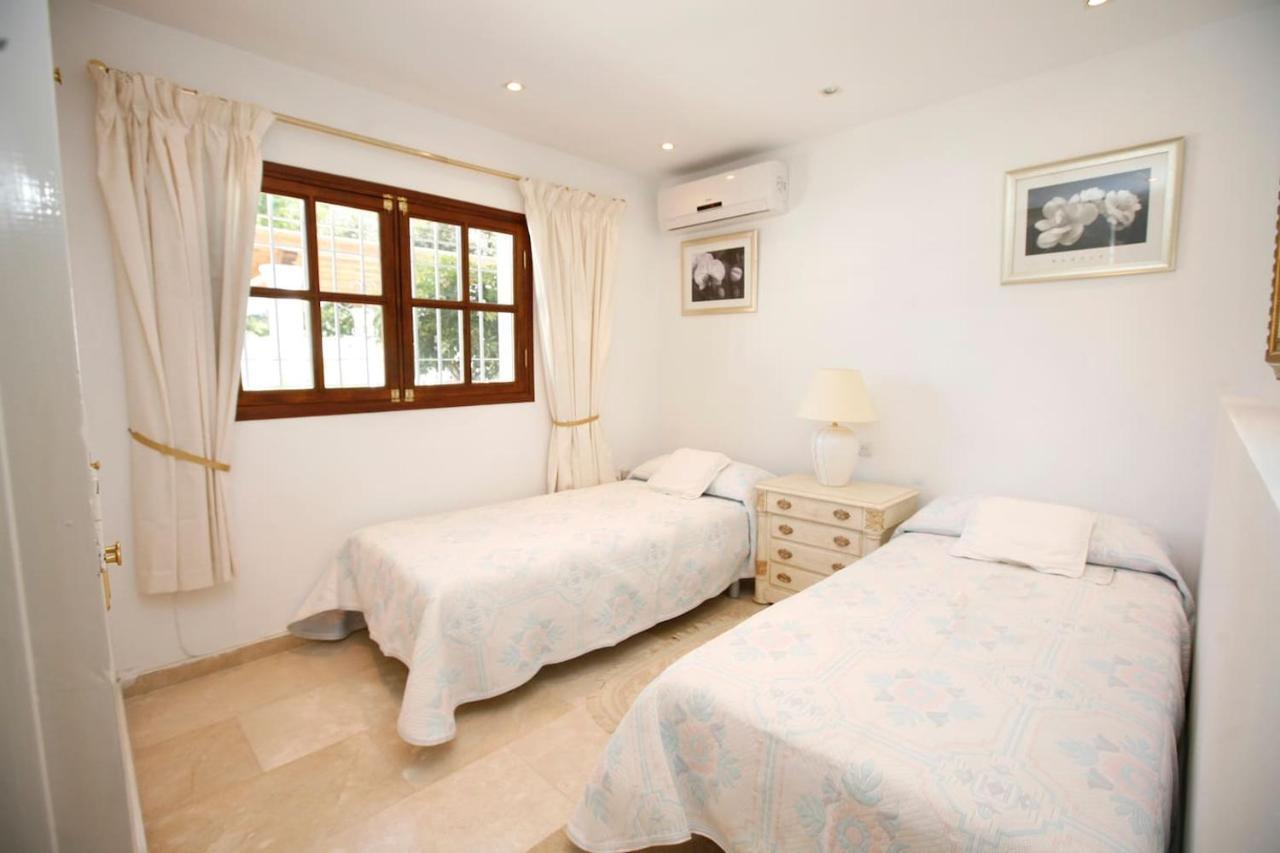 Exclusive Villa Las Palmeras Puerto Banus With Heated Private Swimming Pool, Marbella, Spain Экстерьер фото