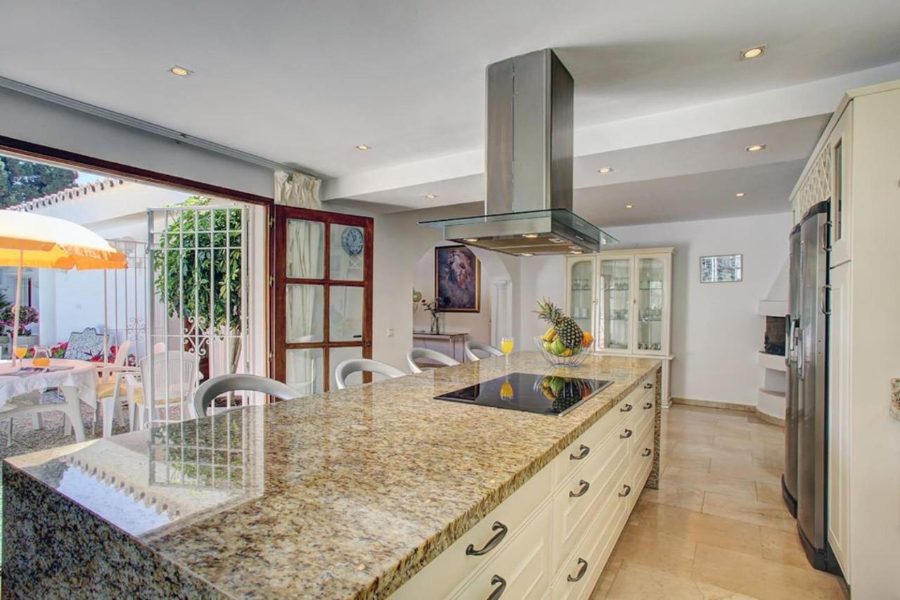 Exclusive Villa Las Palmeras Puerto Banus With Heated Private Swimming Pool, Marbella, Spain Экстерьер фото